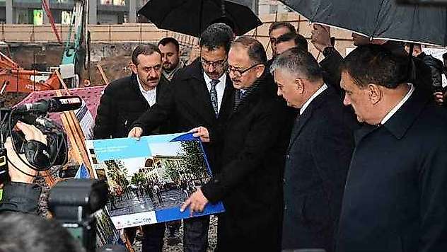 Bakan Özhaseki, Malatya'da çarşı merkezi projesini yerinde inceledi