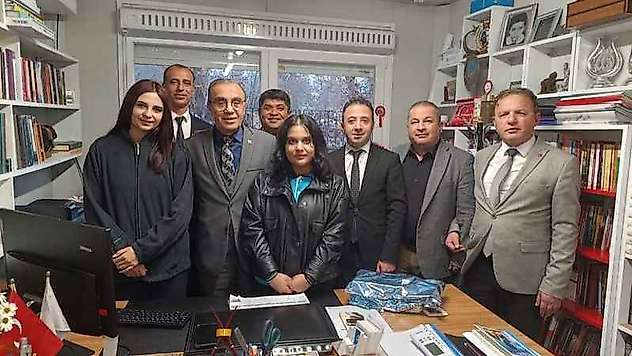 İl Birincisi Olan Öğrencilerden Özdemir'e Ziyaret