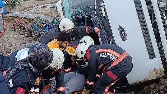 Harfiyat Kamyonu Devrildi 1 Yaralı