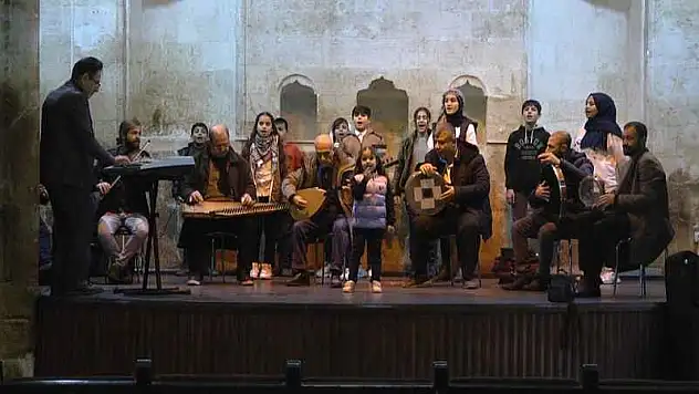 Savaş mağduru çocuklardan Filistin'e şarkılı destek