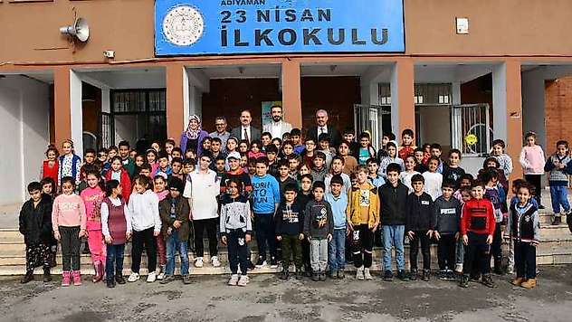 ATSO'dan Öğrencilere Kırtasiye Yardımı
