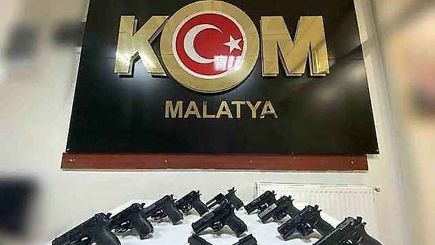 Malatya'da çok sayıda kaçak silah ele geçirildi