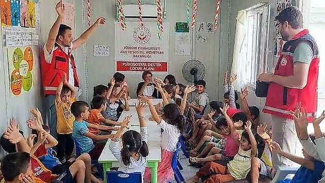 Depremzedelere psikososyal destek verilmeye devam ediliyor