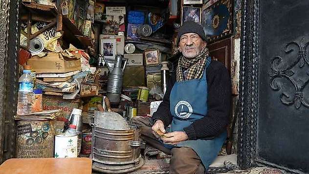 85 yaşındaki usta, 65 yıldır işini aşkla yapıyor