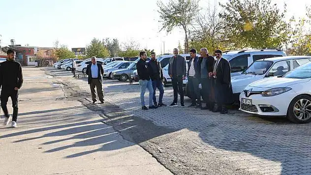 Araç fiyatları yüzde 30'lara kadar düştü, alan yok