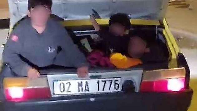 Bagaja koyduğu 3 çocuğun canını hiçe saydı
