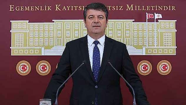 Tutdere, 'Madem ekonomide işler iyiye gidiyor, depremzedelere ne zaman ödeme yapılacak?'