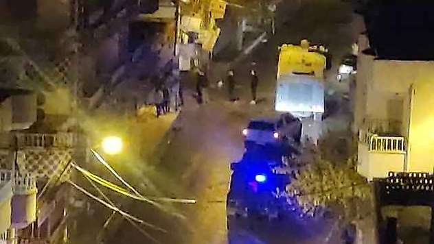 Silopi'de derbi sonrası yol kapatan gruba polis müdahale etti