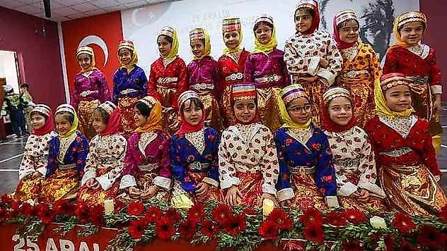 Gaziantep Kolej Vakfı'nda Antep Savunması öğrenciler tarafından sahnelendi
