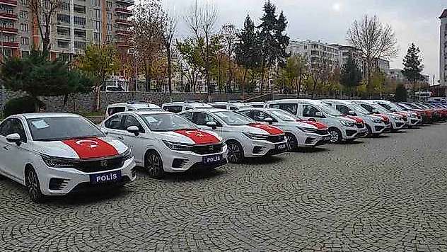 Batman Emniyet Müdürlüğü ve İl Jandarma Komutanlığı filosuna 27 yeni araç tahsis edildi