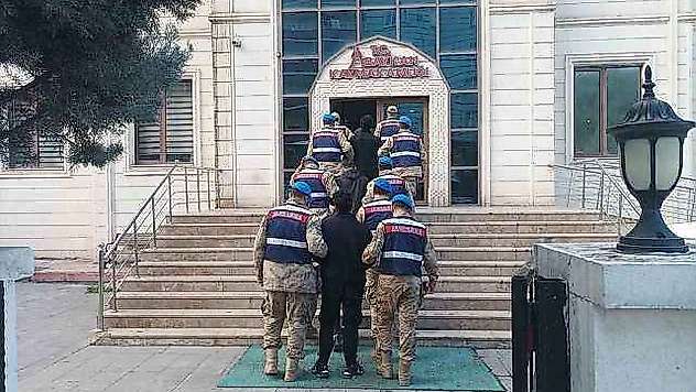 Düzensiz göçmen organizatörü 5 kişi tutuklandı