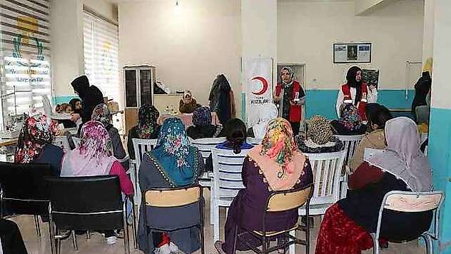 Haliliye'de 2 bini aşkın kadın meslek öğrendi