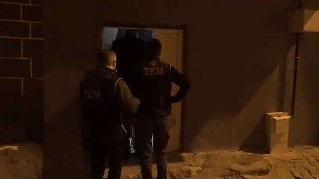 Siirt'te PKKKCK terör örgütü propagandası yapan 9 kişi yakalandı