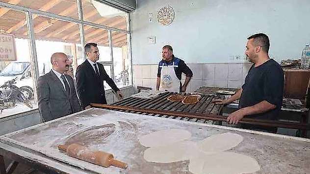 Vali Varol, mobilyacılar ve marangoz esnafıyla bir araya geldi