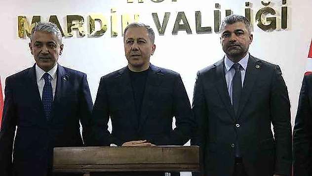 İçişleri Bakanı Yerlikaya: 'Yeni yılı karşılayacağımız bu gece bütün arkadaşlarımızla beraber tedbirler aldık'