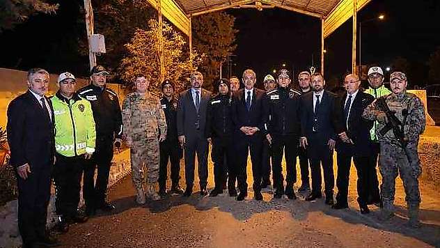 Mardin Valisi Akkoyun görevi başındaki personeli ziyaret etti