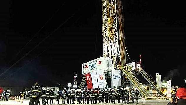 Enerji ve Tabii Kaynaklar Bakanı Bayraktar, Şehit Esma Çevik Üretim İstasyonu'nda incelemelerde bulundu