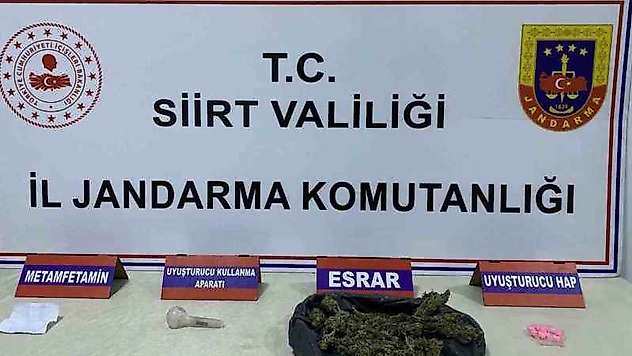 Siirt'te yol kontrollerinde farklı araçlarda uyuşturucu madde ele geçirildi