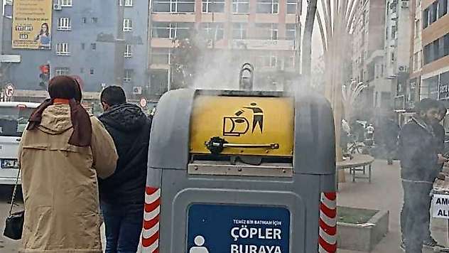 Batman'da çöp konteynerinde çıkan yangın büyümeden söndürüldü