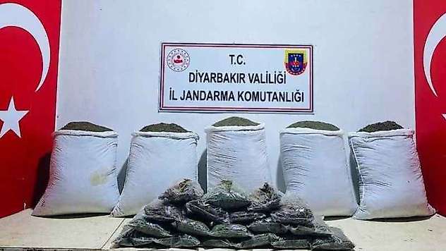 Diyarbakır'da 160 kilo esrar ele geçirildi