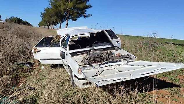 Şanlıurfa'da otomobil devrildi: 3 yaralı