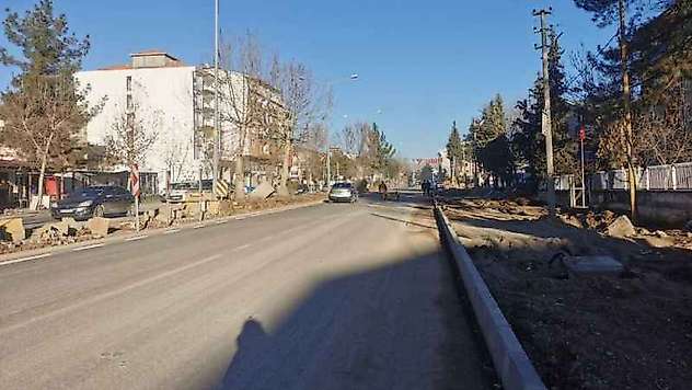 Esnaf'tan Yetkililere Çağrı 'Yolu Yapın Ama Esnafı Da Unutmayın'