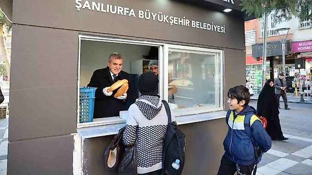 1 yıldır vatandaşların sofrasına ekmek ulaşıyor