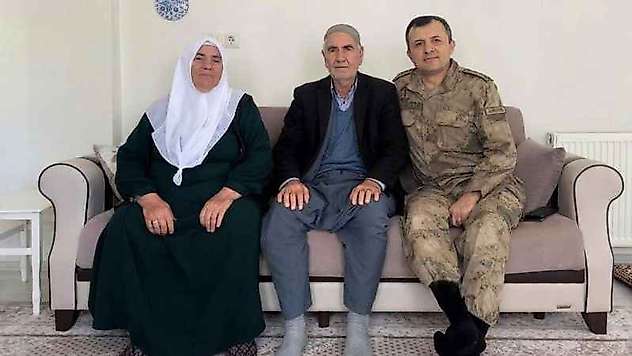 Jandarma, şehit ailelerini yalnız bırakmıyor