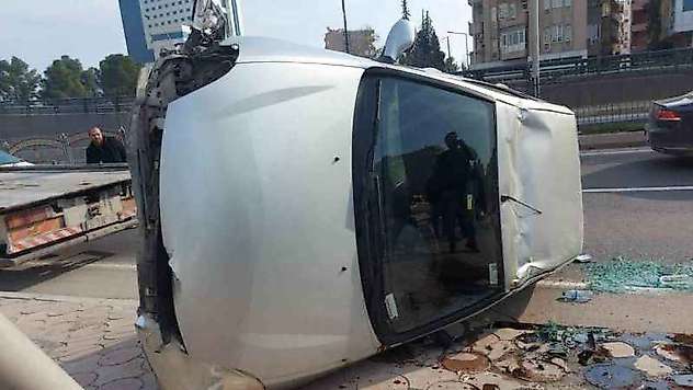 Şanlıurfa'da otomobil devrildi: 1 yaralı