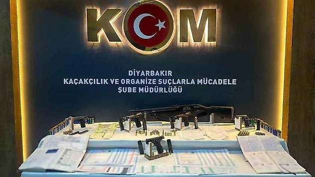 Diyarbakır'da 30 milyon TL'lik şüpheli hesap polisi harekete geçirdi: 10 gözaltı