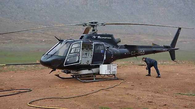 Kesintisiz enerji için helikopterle bakım onarım yapılıyor