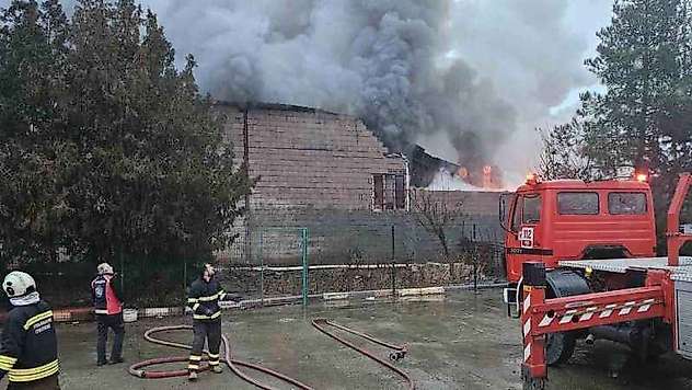 Diyarbakır'da depo yangını
