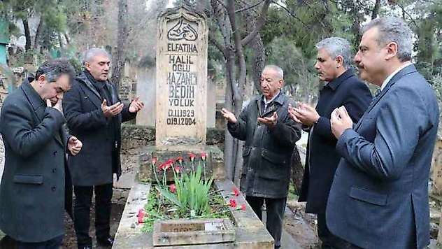 Kazancı Bedih kabri başında dualarla anıldı