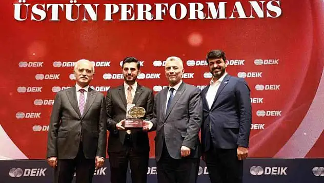 Türkiye-Irak İş Konseyi Başkanlığına yeniden seçilen Halit Acar'a üstün performans ödülü