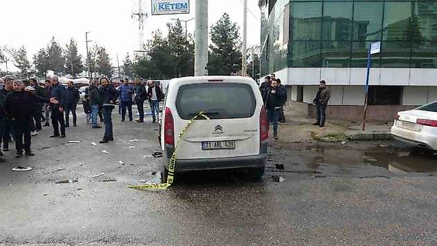Diyarbakır'da feci kaza güvenlik kamerasına yansıdı: 1 ölü, 3 ağır yaralı