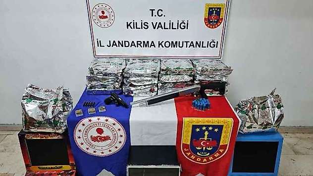Kilis'te eve kumar baskını: 2 gözaltı