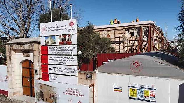 Depremde ağır hasar gören tarihi kilise restore ediliyor
