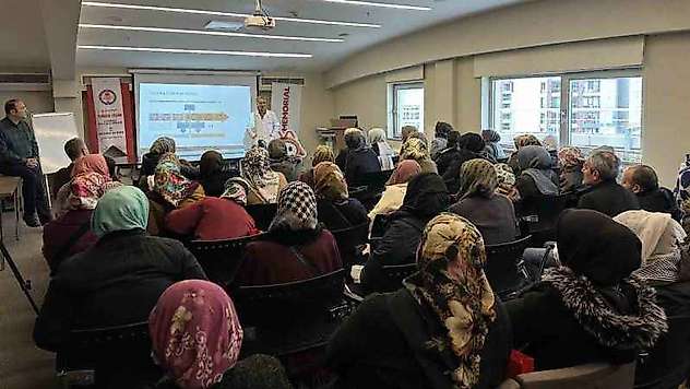 Diyarbakır'da vatandaşlar kansere karşı bilinçlendiriliyor