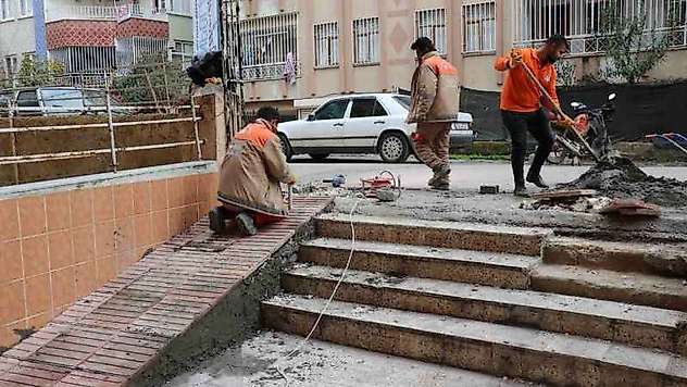 Haliliye Belediyesi engelli rampası talebine kayıtsız kalmadı