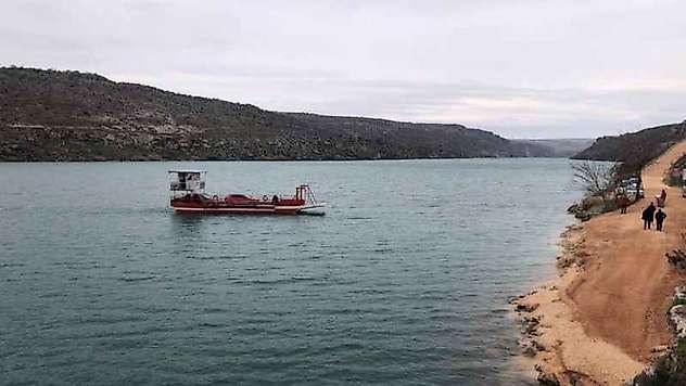 Arabalı feribotla Şanlıurfa'dan Gaziantep'e 5 dakikada ulaşılıyor