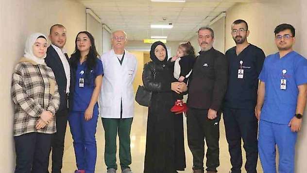 3 yaşındaki Esil, solunum cihazından kurtuldu