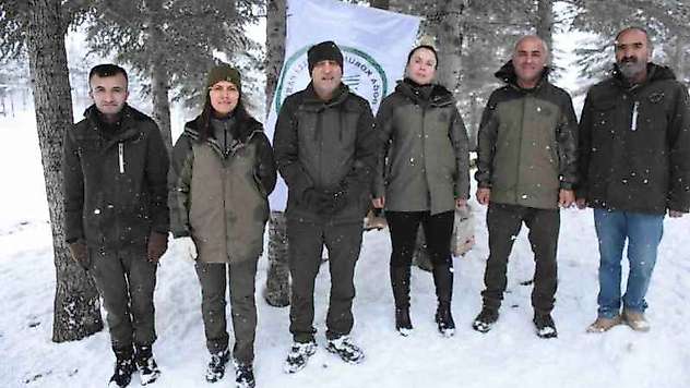 Şırnak'ta yaban hayvanları unutulmadı, doğaya yem bırakıldı