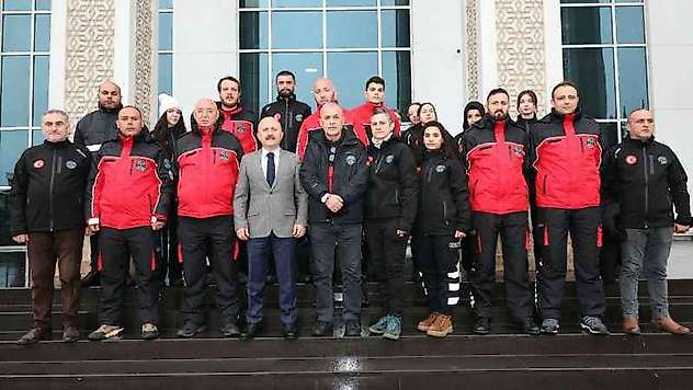 Gölcük Kurtarma Ekibinden Vali Varol'a Ziyaret