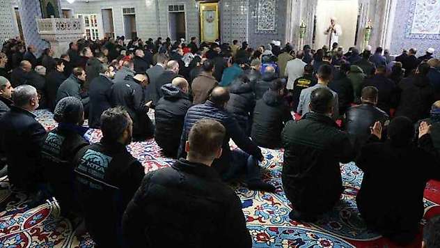Depremde hayatını kaybedenler dualarla anıldı