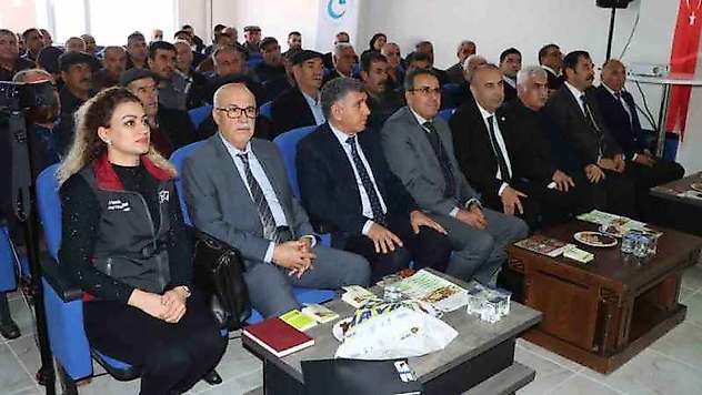 Besni ilçesinde fıstık çalıştayı düzenlendi