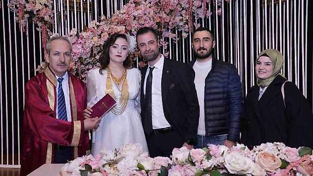 Sevgililer Günü'nde mutluluğa 'evet' dediler