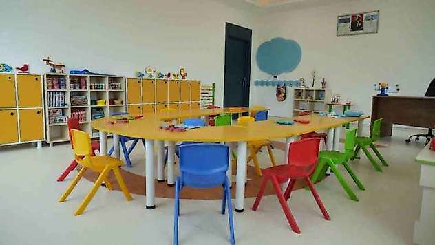 İşitme ve görme engelli ailelerin çocuklarına ücretsiz eğitim hizmeti