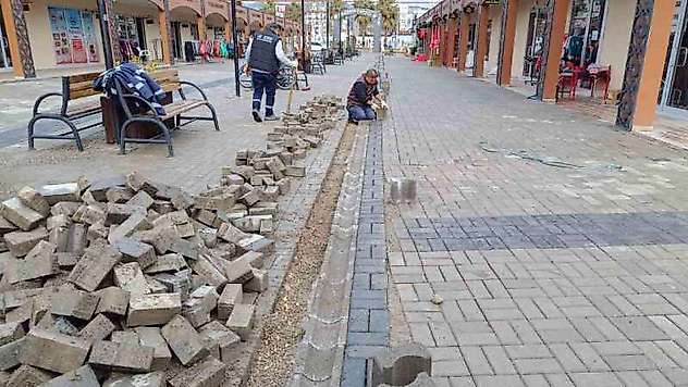 Şehir genelinde tadilat çalışmaları devam ediyor