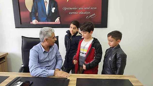 Eğitim aşkı ve kitap onu hayata bağladı