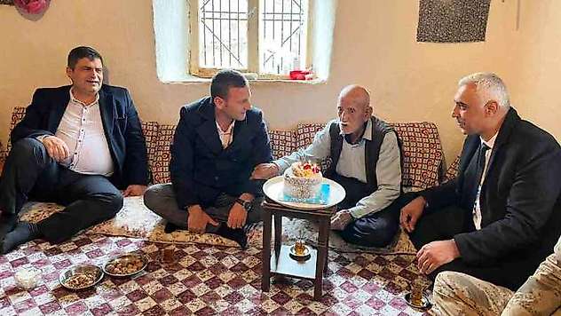 Batman'da 129 yaşındaki vatandaşın doğum günü kutlandı